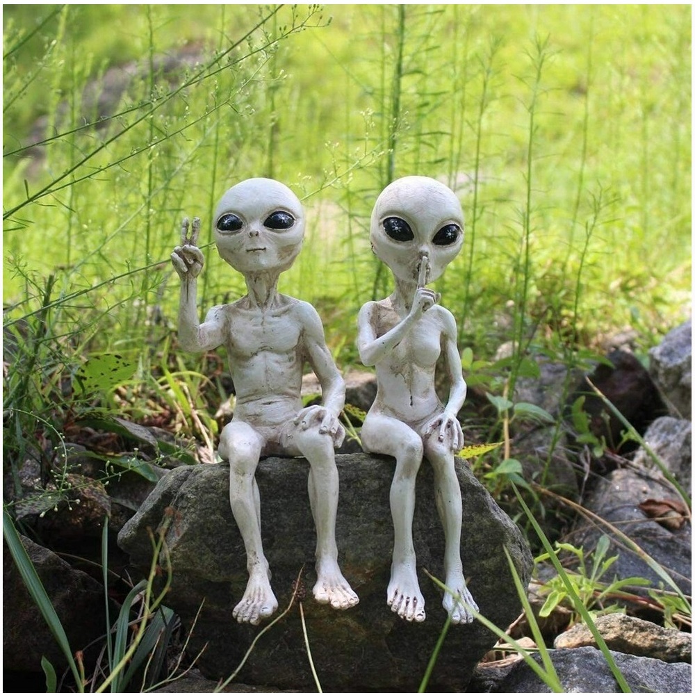 Alien Shelf Sitters Peace & Quiet 10” Extraterrestrial Garden Statue Figurines
